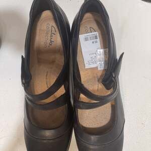 Clarks Shoes Collection Womens Black Leather Mary Jane Strap Shoes 10 Cushioned